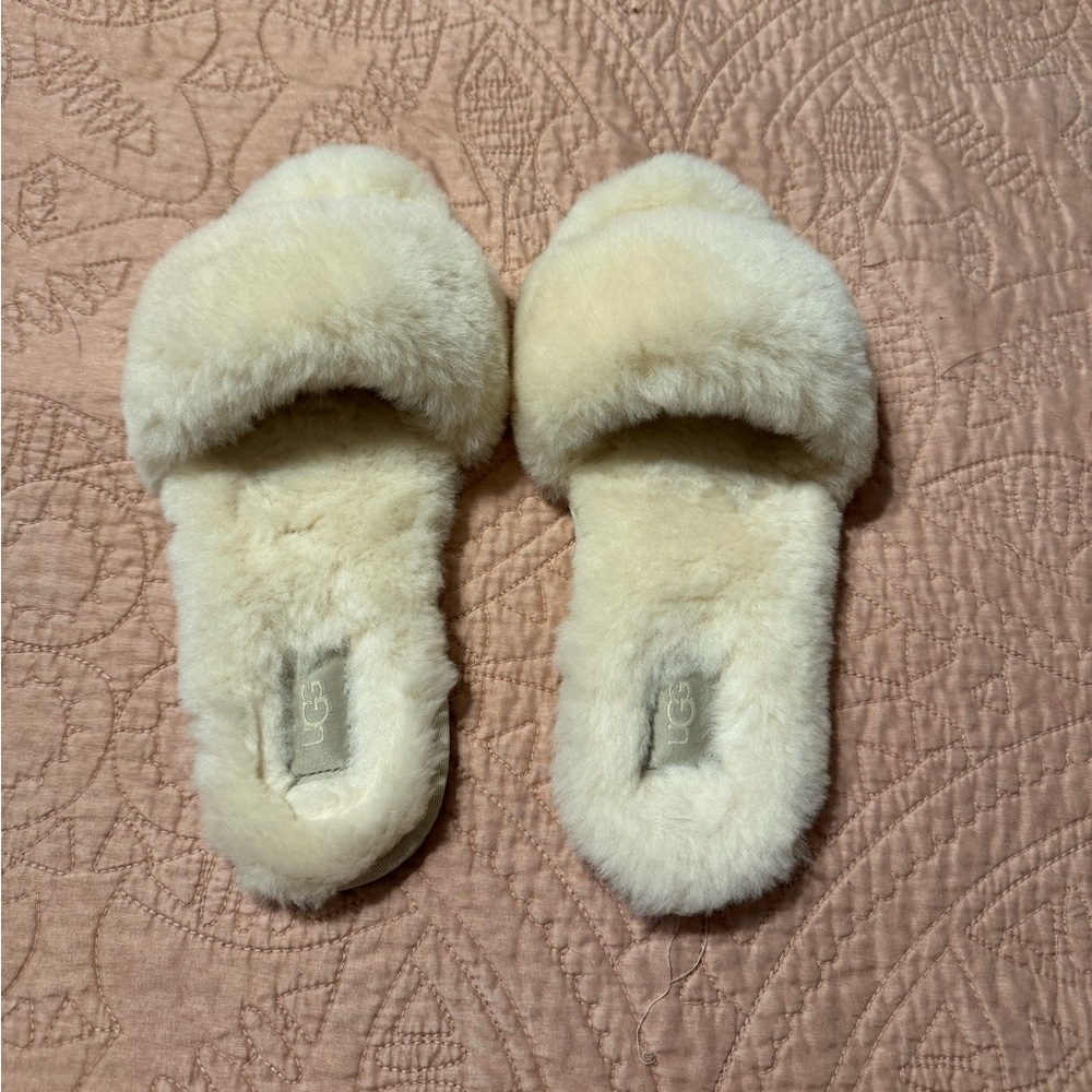 UGG Women’s Fluff Slide II, Size 9